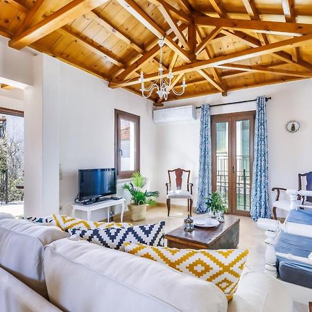 Petradi Town Apartment Skopelos Eksteriør billede